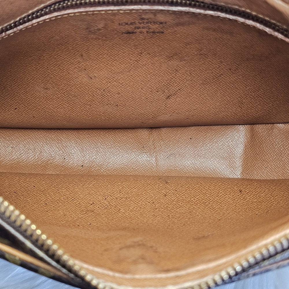 🔥 LV Marly Dragonne Wristlet 🔥 - Picture 6 of 15